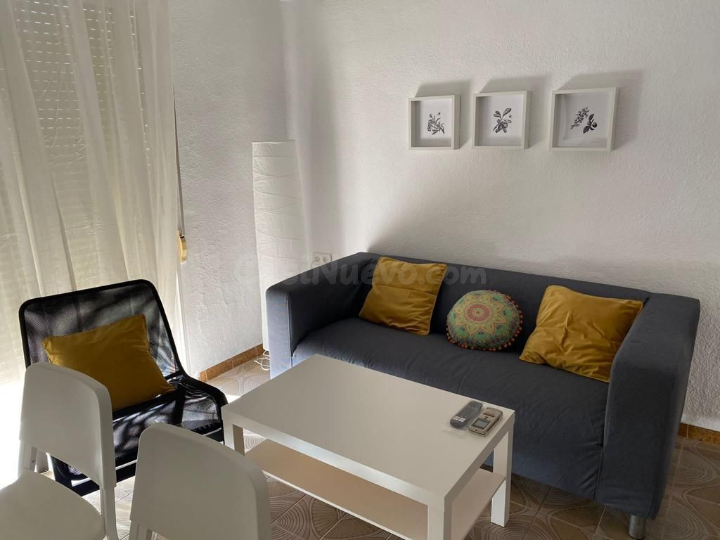 Piso para estudiantes en La Chana (Calle Sagrada Familia) – 4 habitaciones exteriores, aire acondicionado y muy luminoso (REF: DLR 870)