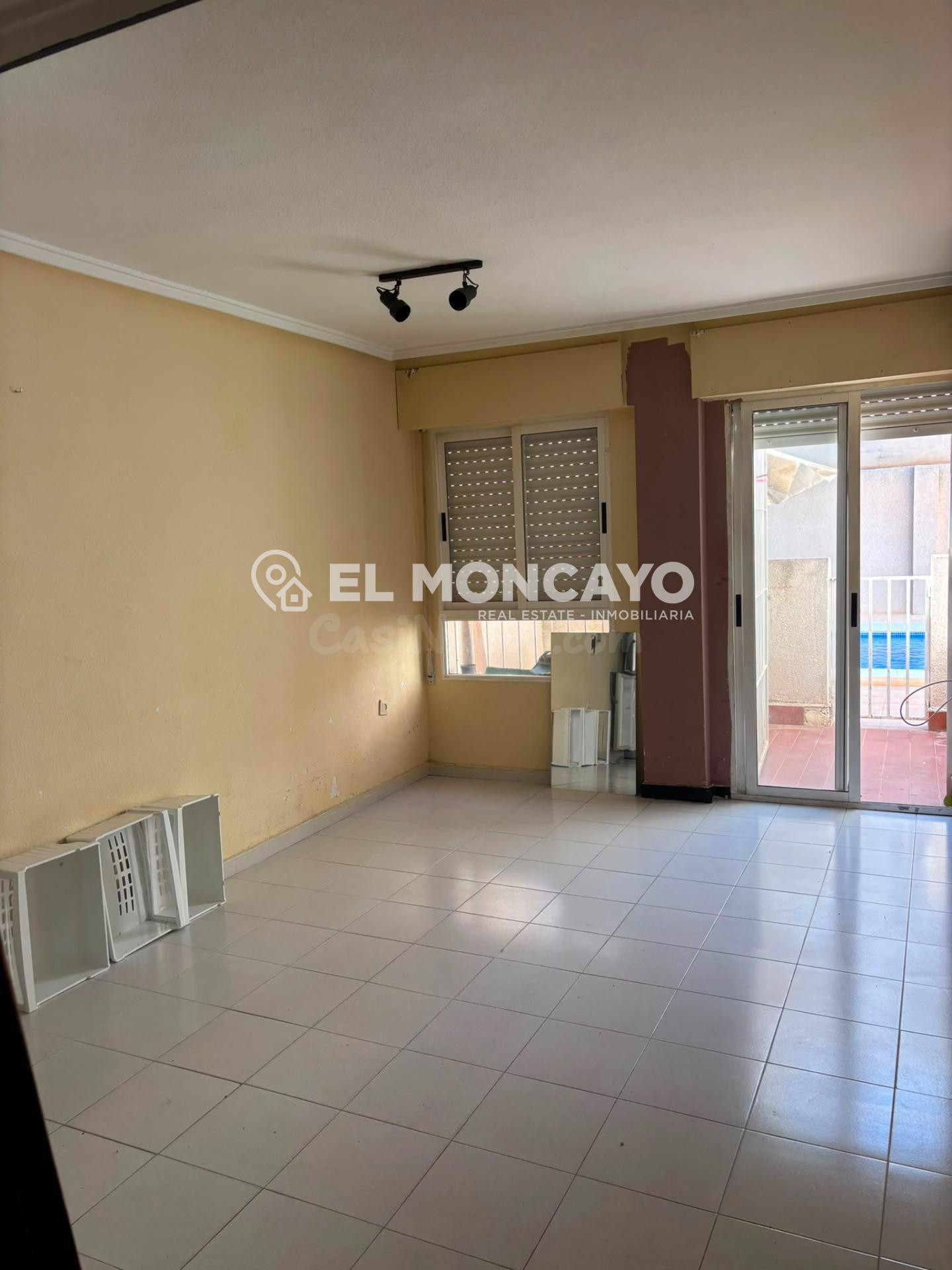 Fantástico apartamento tipo dúplex con piscina comunitaria a 400m de las playas de Torrevieja, Alicante