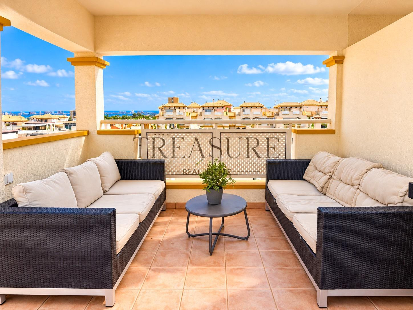 ÁTICO REFORMADO CON SOLÁRIUM, VISTAS AL MAR, PISCINA Y PARKI - foto 2