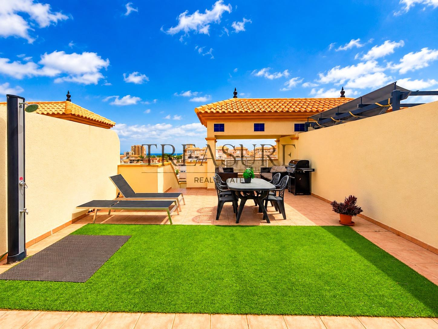 ÁTICO REFORMADO CON SOLÁRIUM, VISTAS AL MAR, PISCINA Y PARKI - foto 4