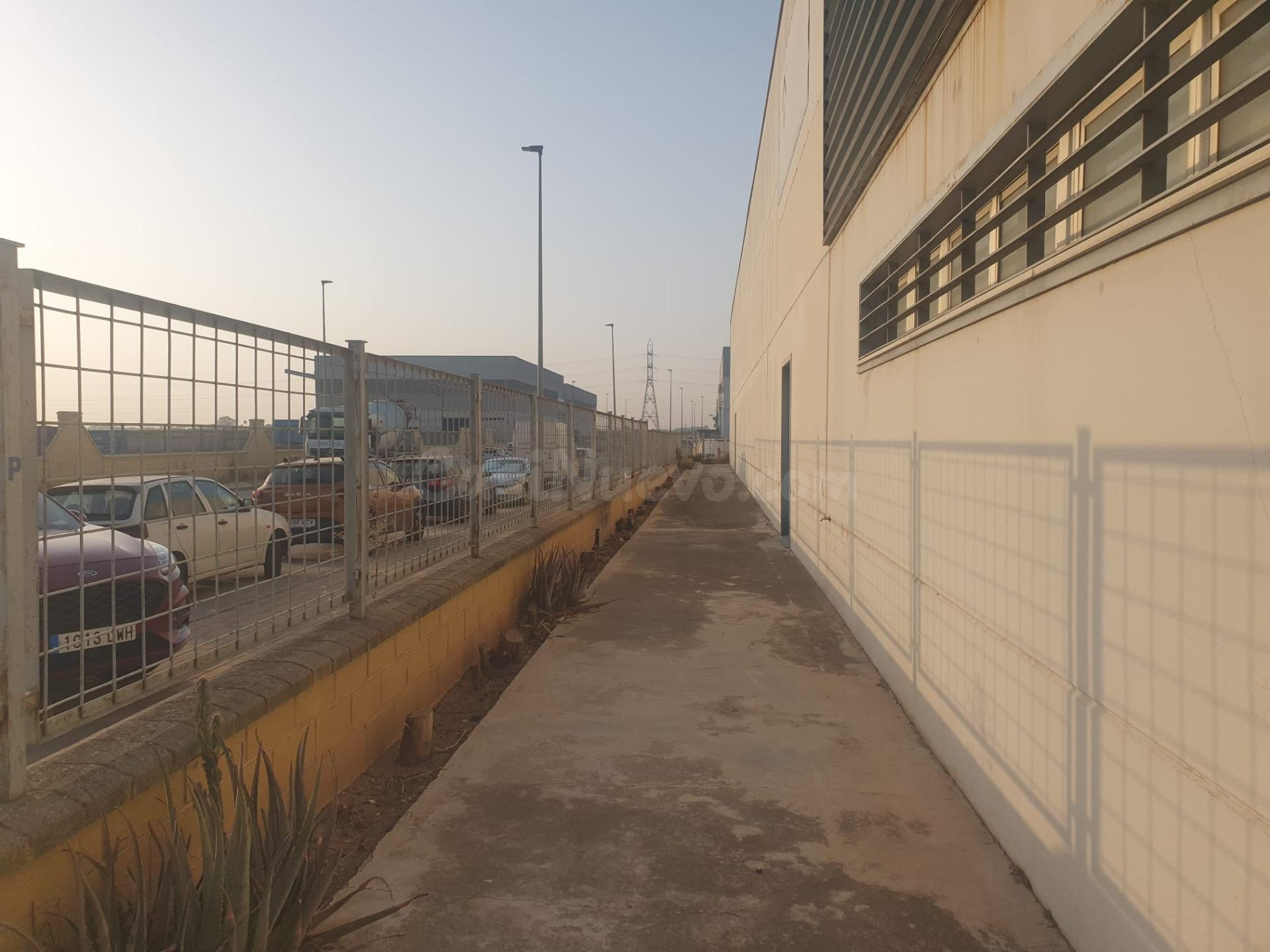 NAVE EN VENTA EN EL POLÍGONO EL CÁÑAMO - foto 3