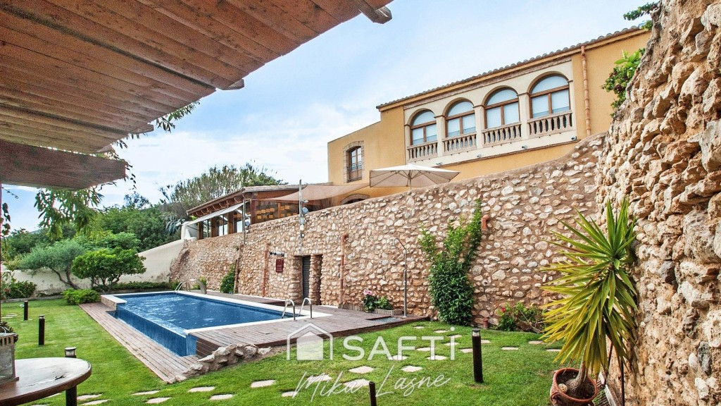 Auténtica MASÍA con encanto y gran proyección - foto 3
