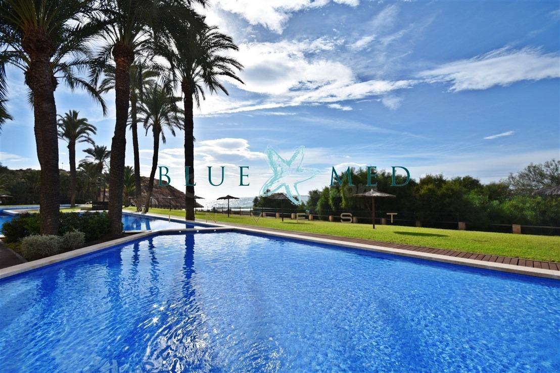 EXCLUSIVO APARTAMENTO EN PRIMERA LÍNEA DE MAR – RESIDENCIAL ROSA DE LOS VIENTOS