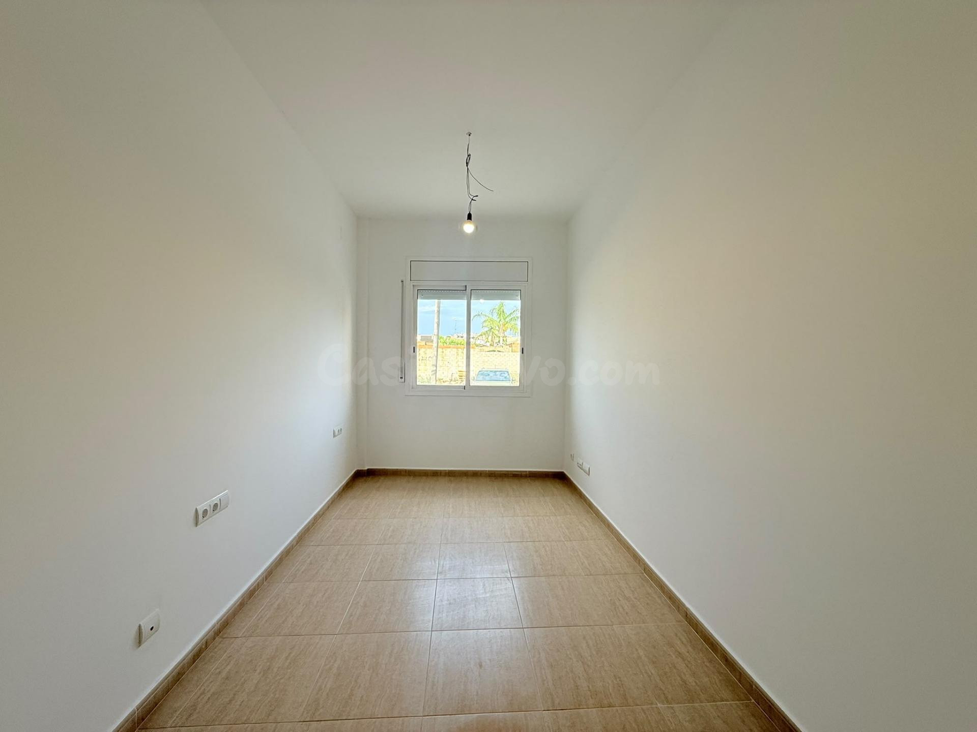 VIVIENDA A ESTRENAR EN PLANTA BAJA · 2 habitaciones · PARKING INCLUIDO · CENTRO DE DELTEBRE - foto 4
