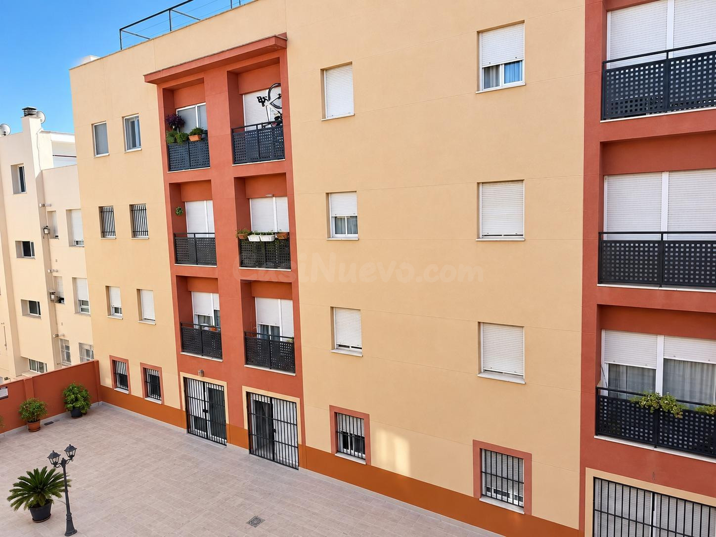 Tu lugar en Triana: 2 dormitorios, balcón, ascensor y listo  - foto 3