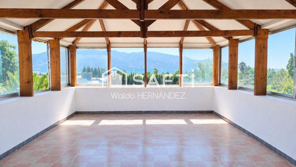 VILLA DE VISTABELLA DEL SIGLO XIX UBICADA EN FINCA URBANA DE 8.339 M2.