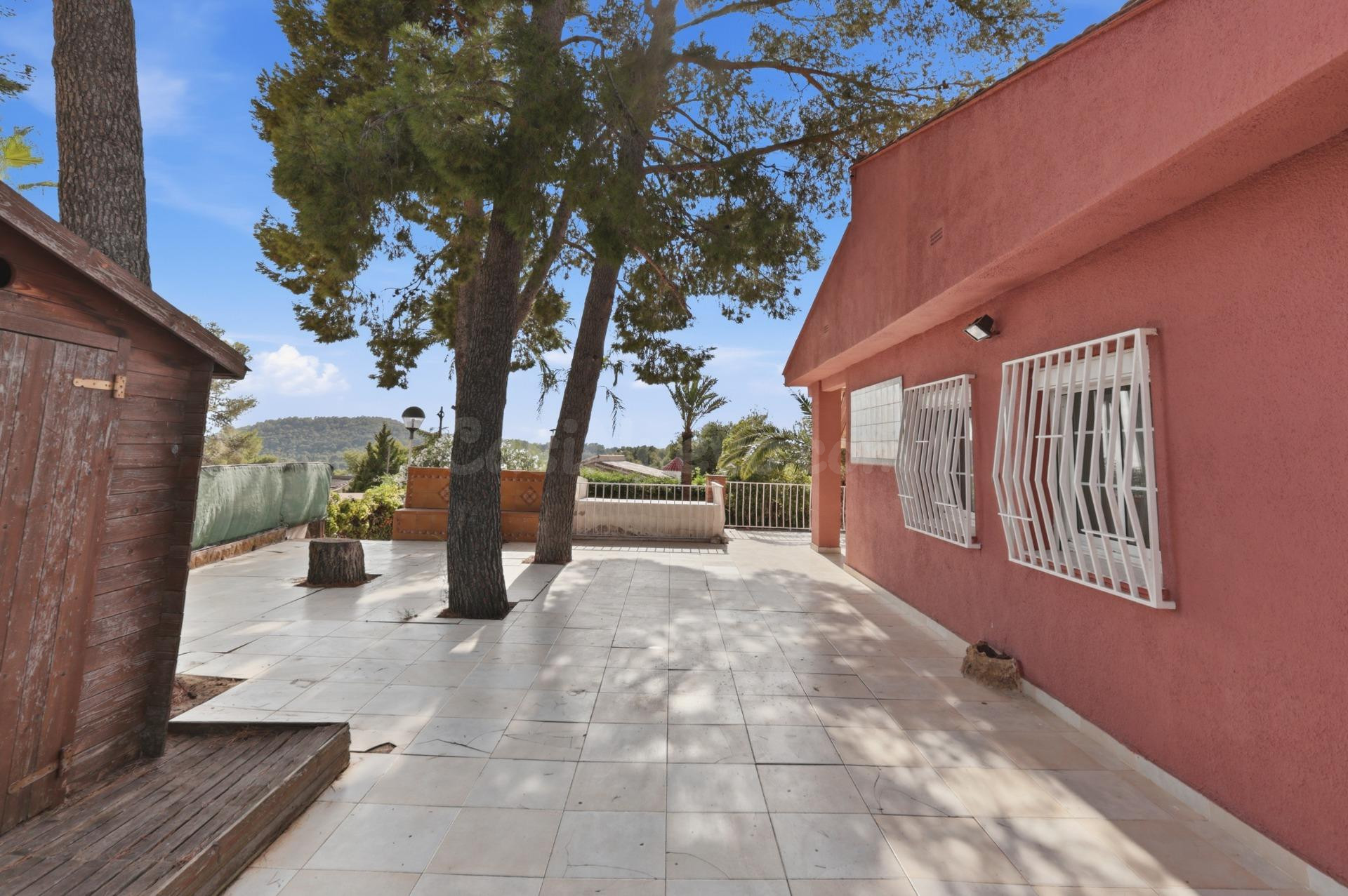 CHALET INDEPENDIENTE EN UNA SOLA PLANTA CON PISCINA Y PARCEL - foto 5