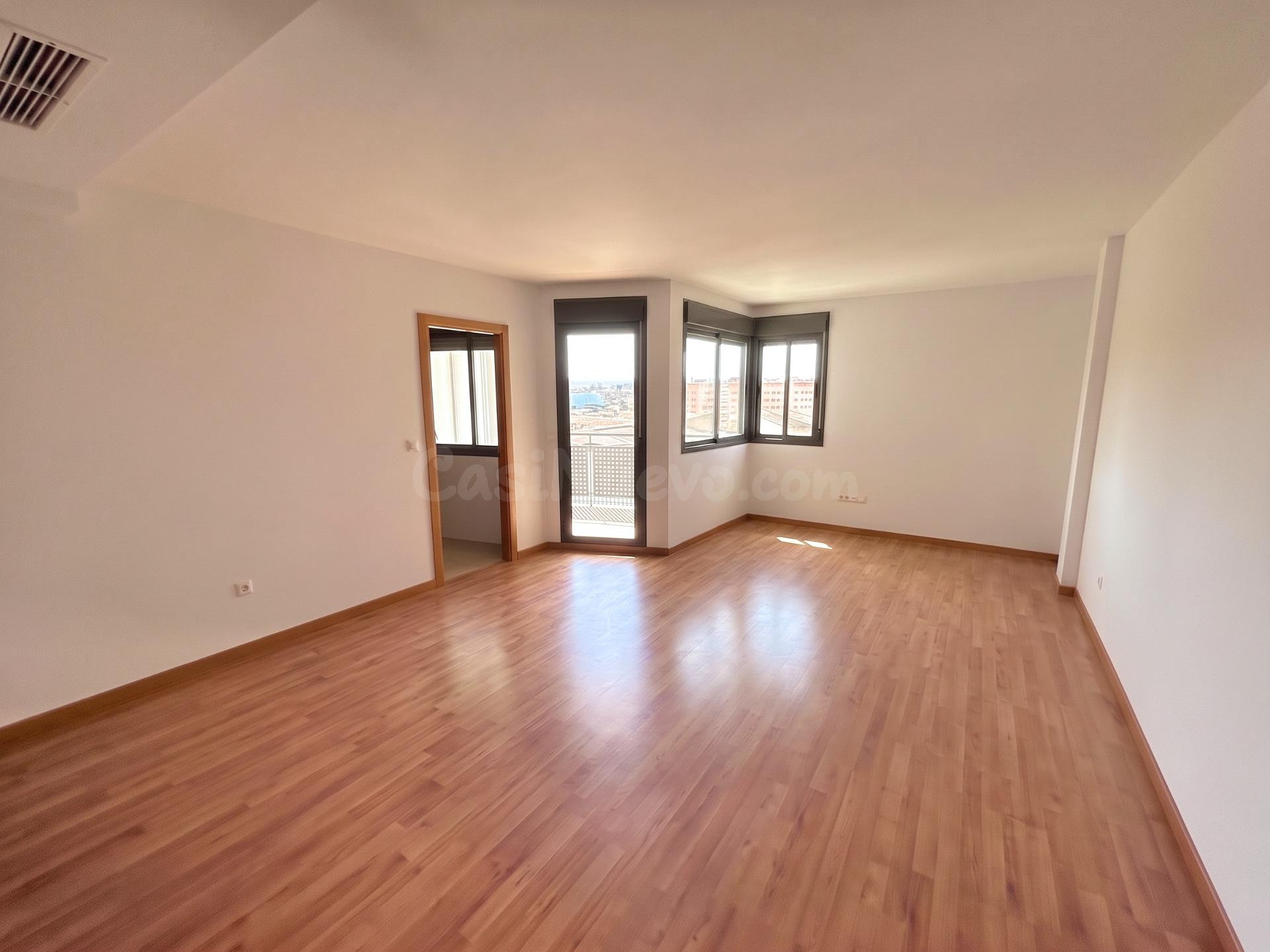 Vivienda de 2 habitaciones con garaje, trastero y piscina