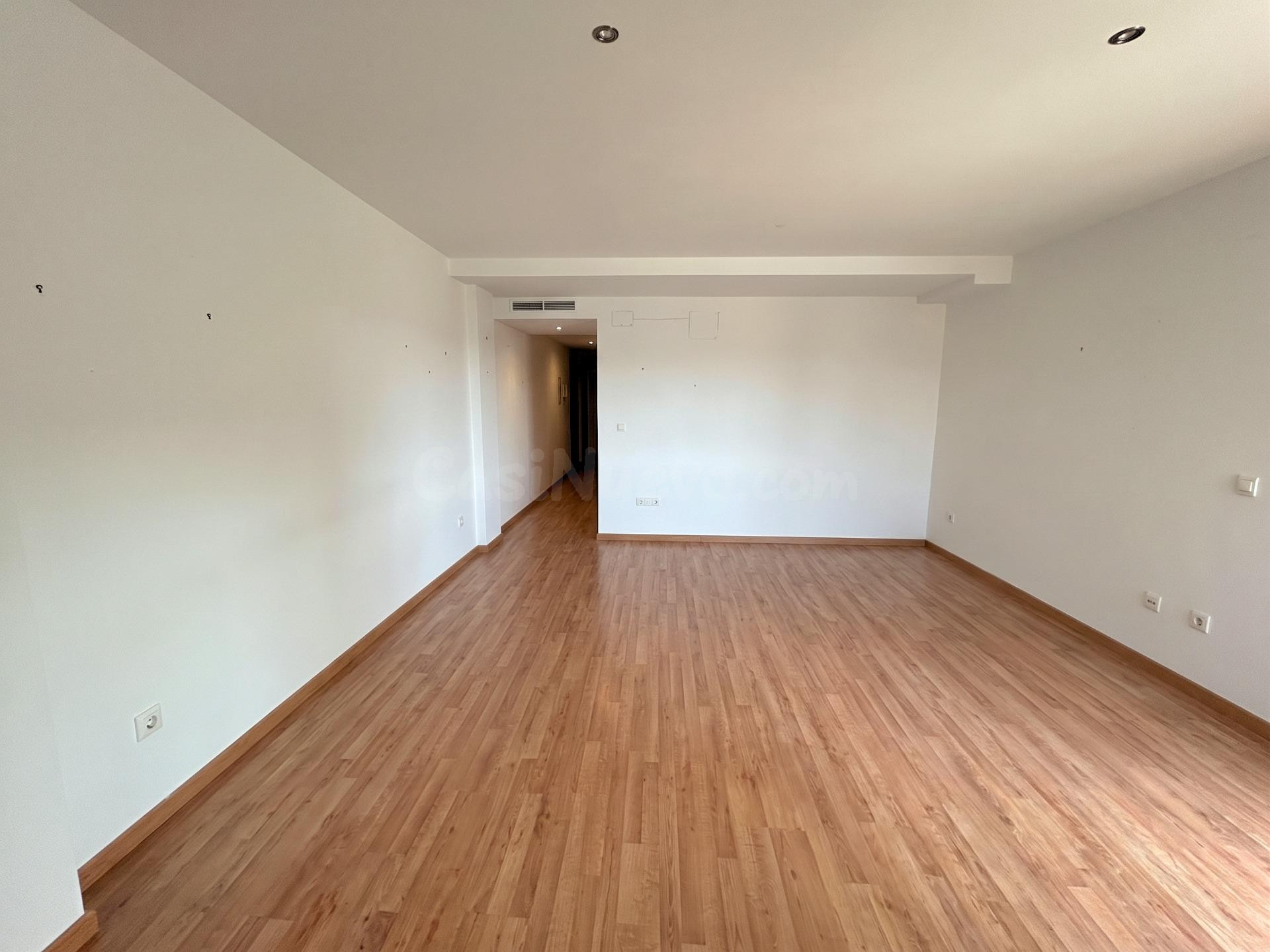 Vivienda de 2 habitaciones con garaje, trastero y piscina - foto 4