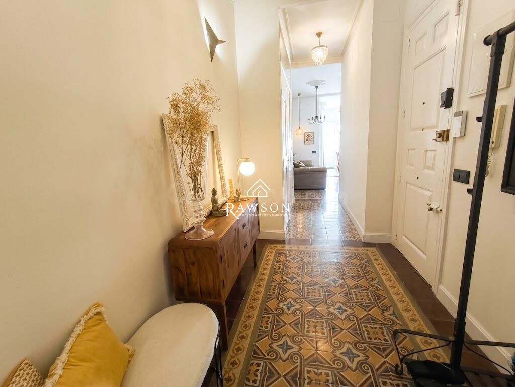 Piso reformado con encanto histórico en el centro de Vilanova i la Geltrú