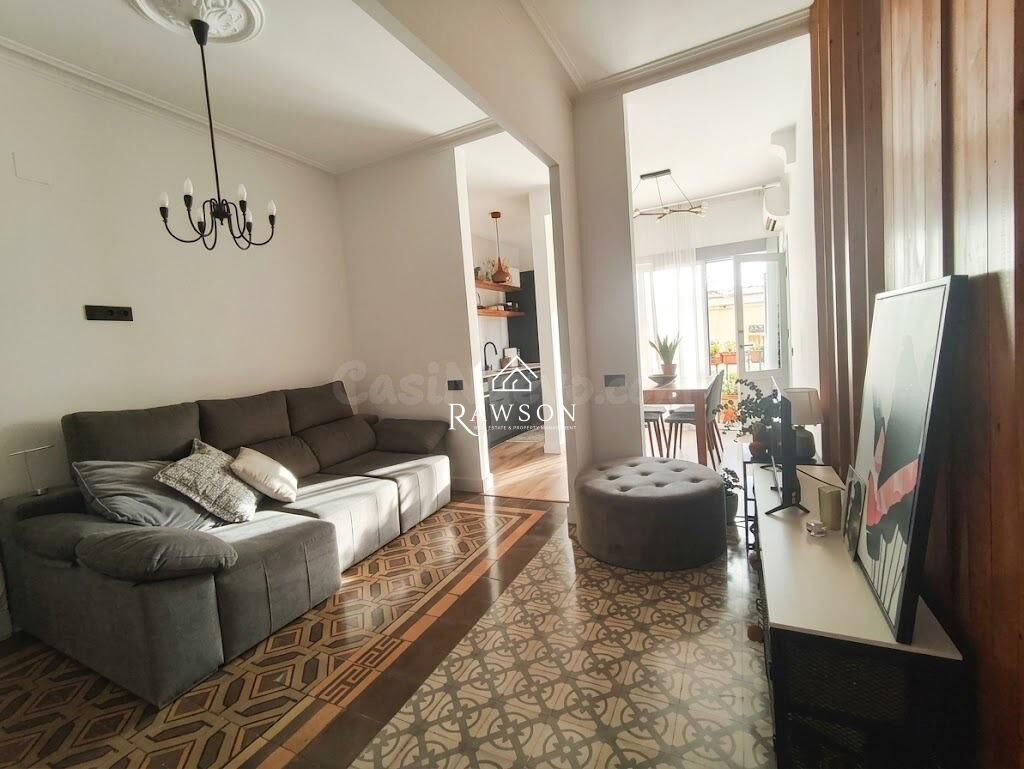 Piso reformado con encanto histórico en el centro de Vilanov - foto 3