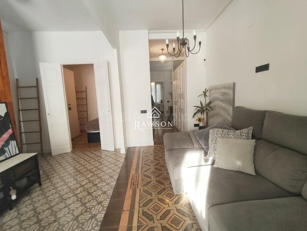 Piso reformado con encanto histórico en el centro de Vilanov - foto 4