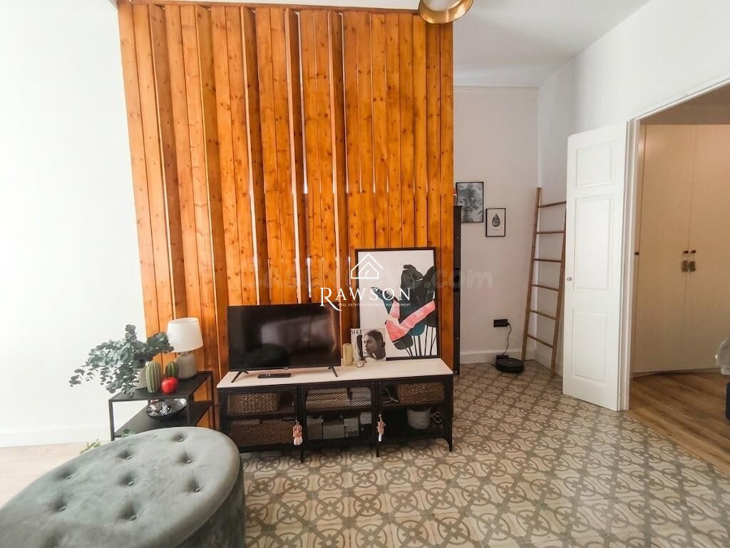 Piso reformado con encanto histórico en el centro de Vilanov - foto 5