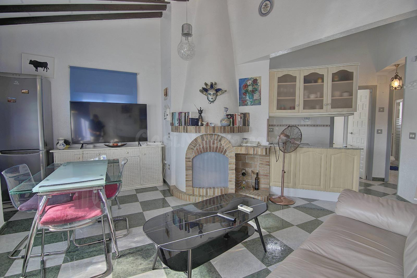 Encantador bungalow con jardín privado cerca de la playa en Calpe - foto 3