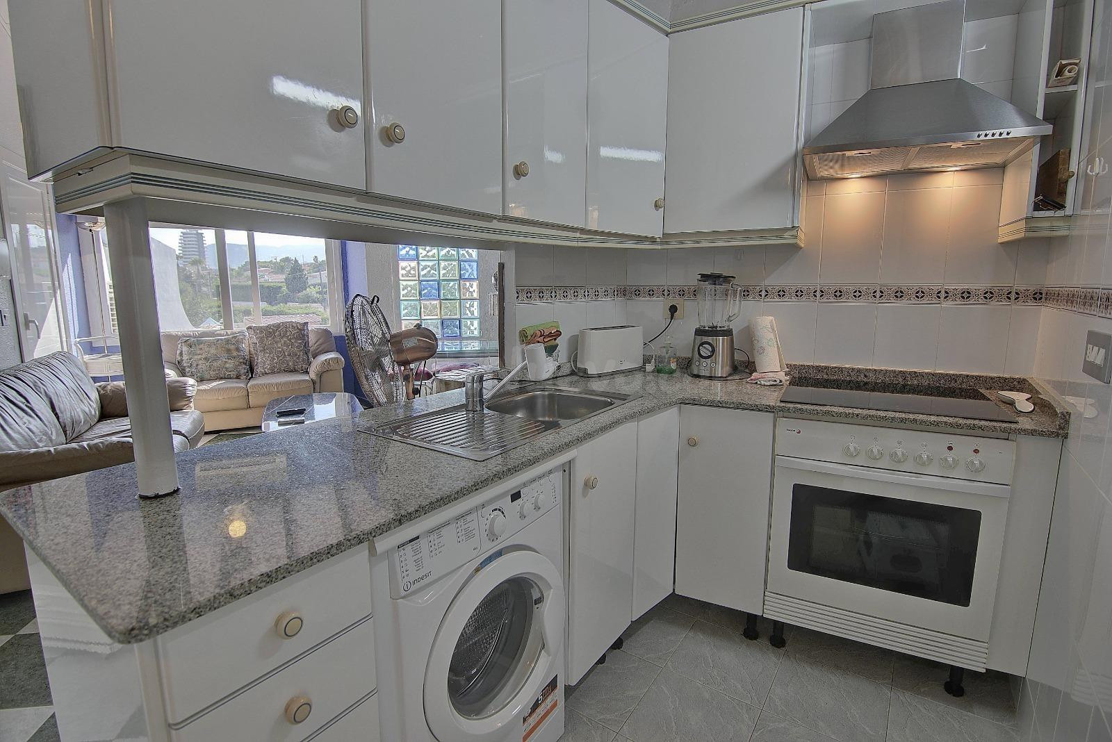 Encantador bungalow con jardín privado cerca de la playa en Calpe - foto 5