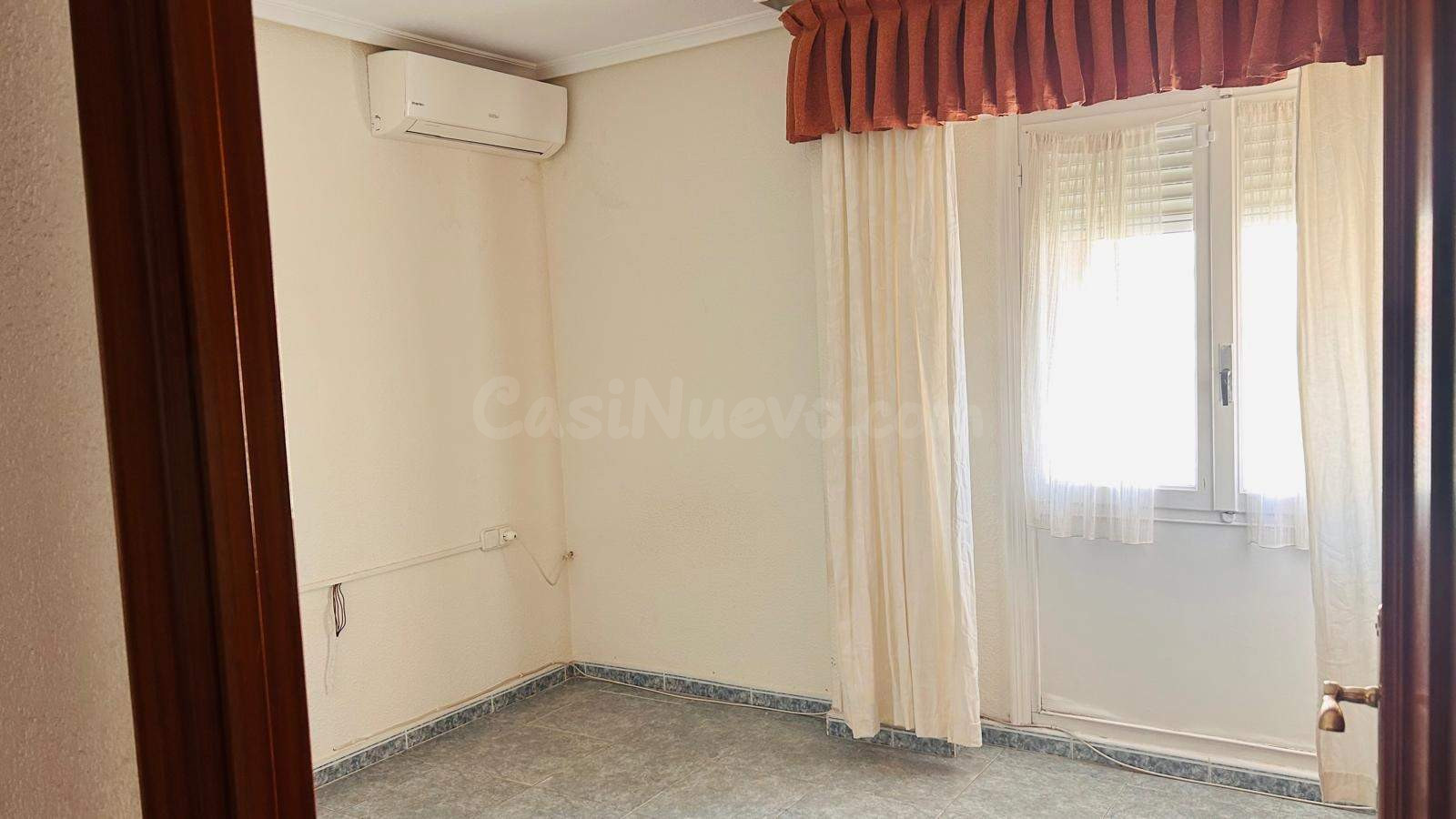 Exclusivo Piso en Benalúa, Alicante - Ideal para Familias - foto 3