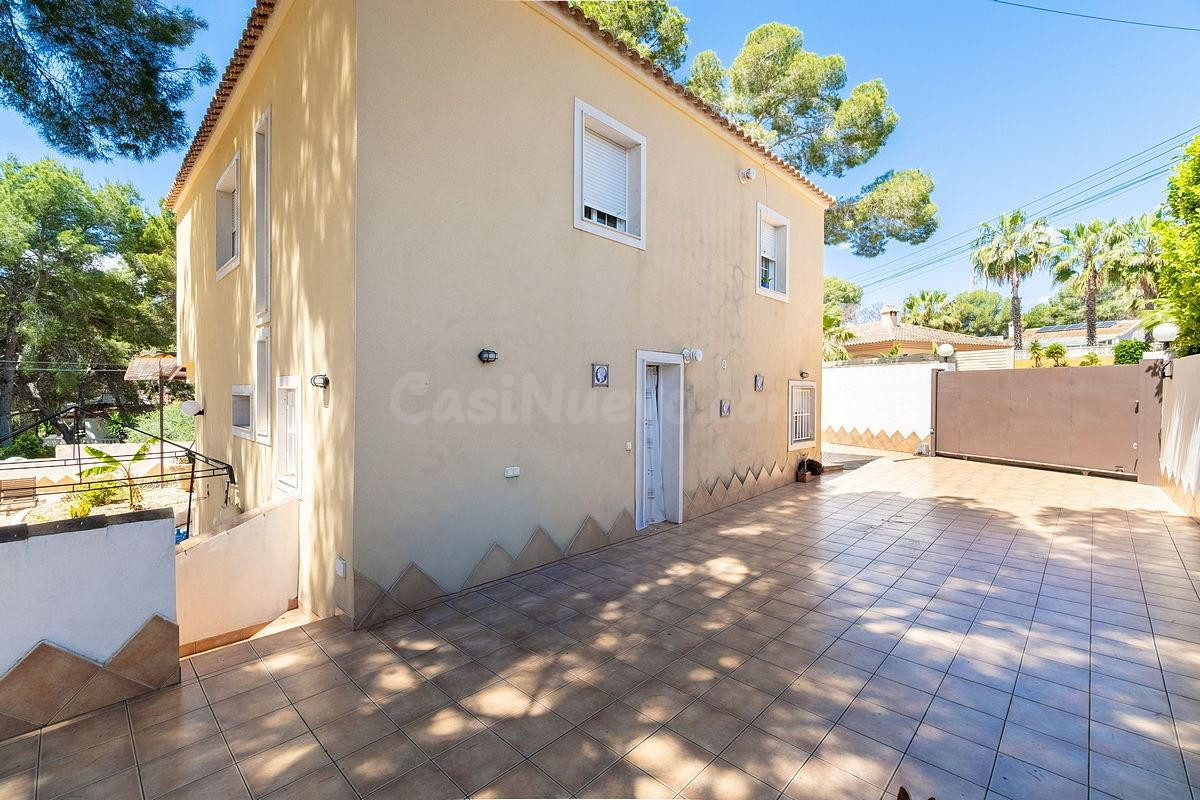 Excepcional Villa en Pinar de Campoverde - Perfecta para Entrar a Vivir - foto 2