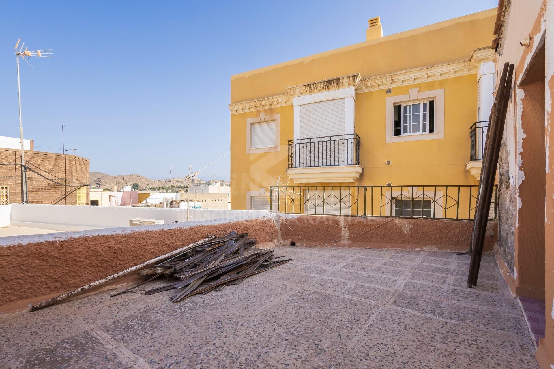 Vivienda para reformar en Gádor – 65 m2, 3 dormitorios y Terraza !!!