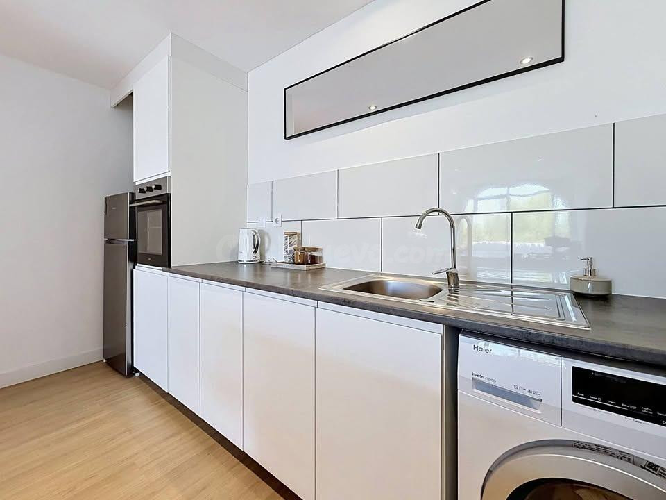 Apartamento con piscina y pistas deportivas — Una de las zon - foto 4