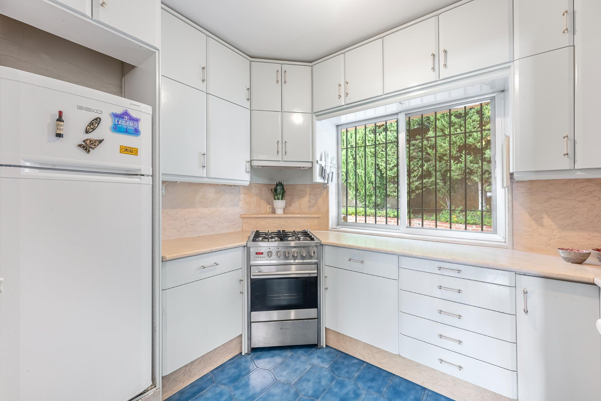 VILLA CON GRAN PARCELA Y POTENCIAL DE DESARROLLO - foto 3