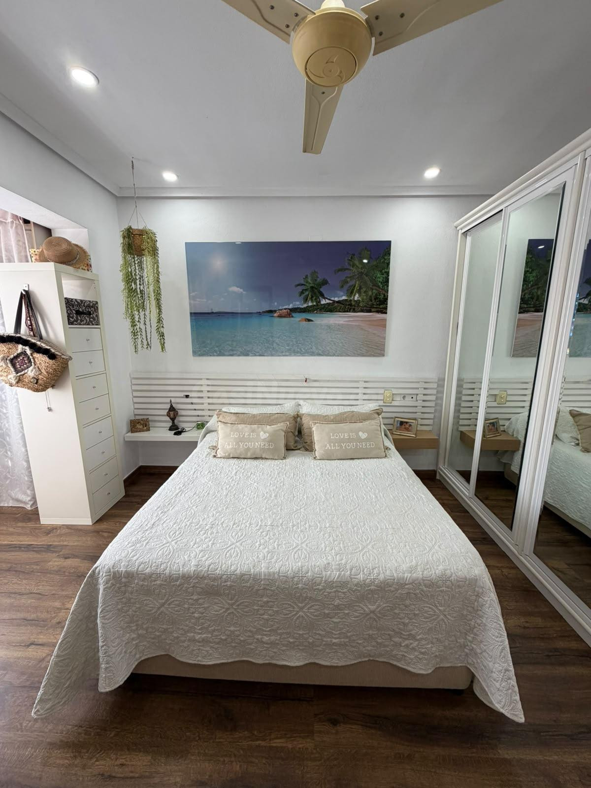 Chalet reformado con piscina privada en Valverde - foto 4