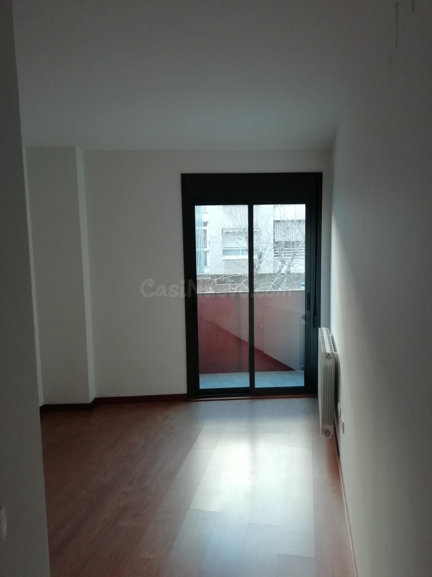 PISO ESQUINERO DE 2 habitaciones, MUY LUMINOSO Y CON 4 BALCO - foto 4