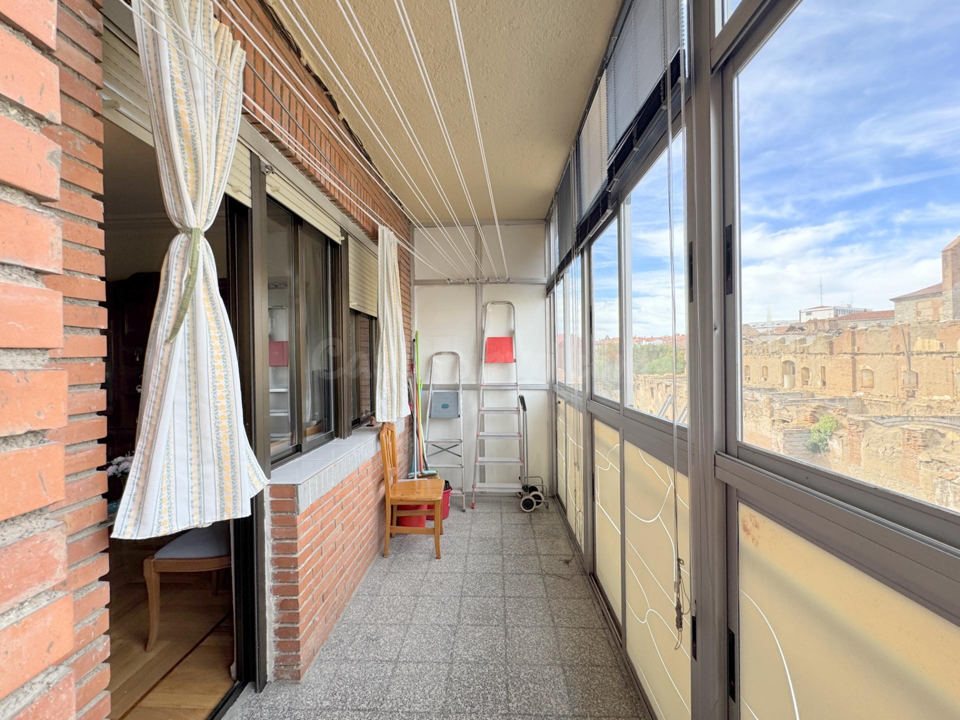 Amplio piso en zona céntrica de Ávila, ideal para inversión  - foto 4