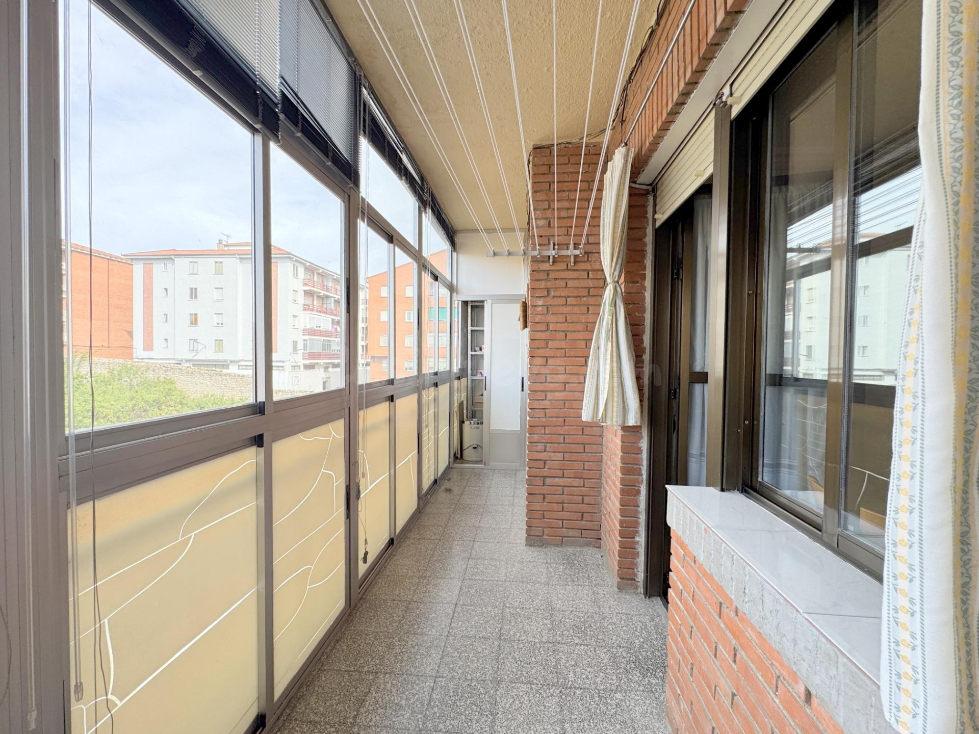 Amplio piso en zona céntrica de Ávila, ideal para inversión  - foto 5