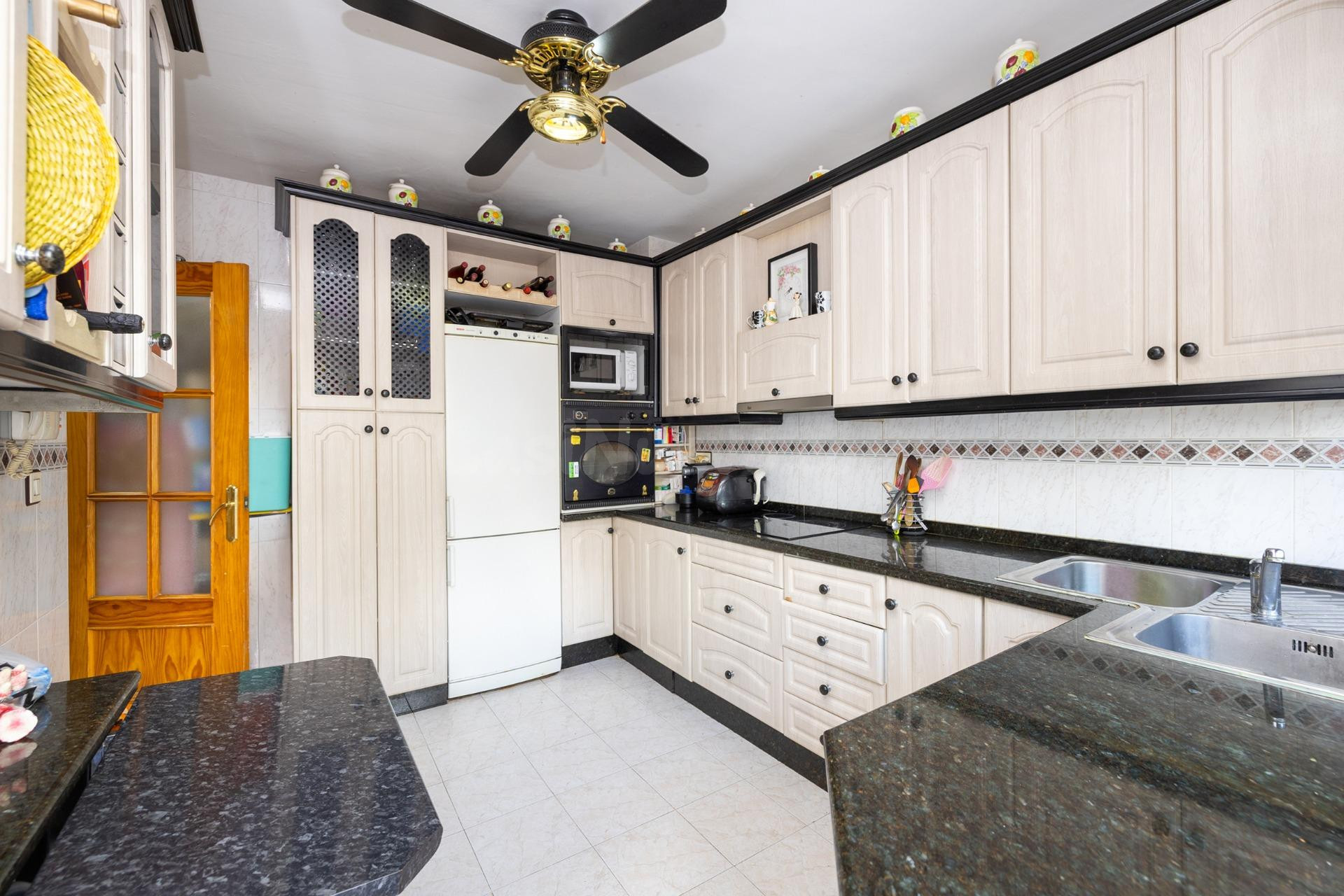 Exclusiva vivienda con gran terraza y múltiples posibilidade - foto 3