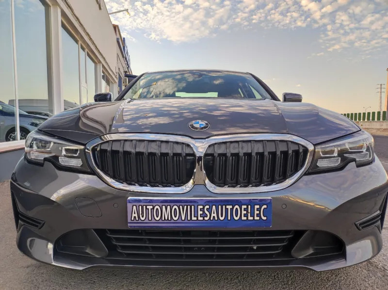 BMW Serie 3 320d Luxury Line 190 CV Automático Manzanares - foto 2
