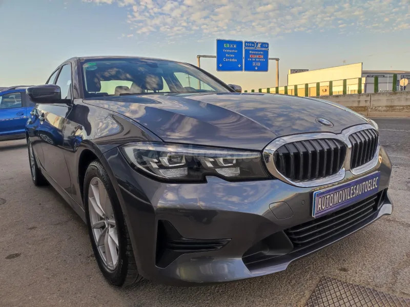 BMW Serie 3 320d Luxury Line 190 CV Automático Manzanares - foto 4