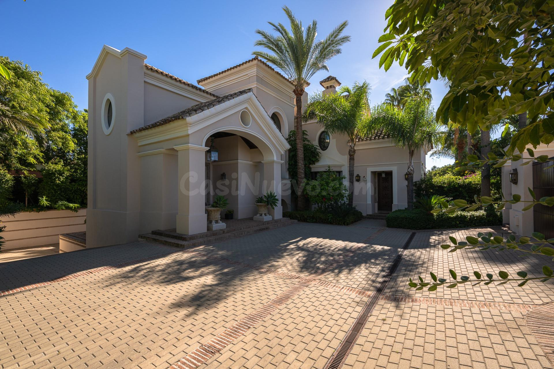 Villa Clásica Atemporal en la Exclusiva Guadalmina Baja - foto 3