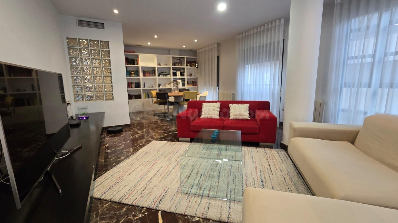 PISO DE LUJO EN ESQUINA TODO EXTERIOR CON GRAN SALON