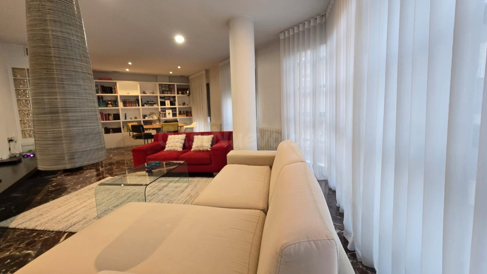PISO DE LUJO EN ESQUINA TODO EXTERIOR CON GRAN SALON - foto 5
