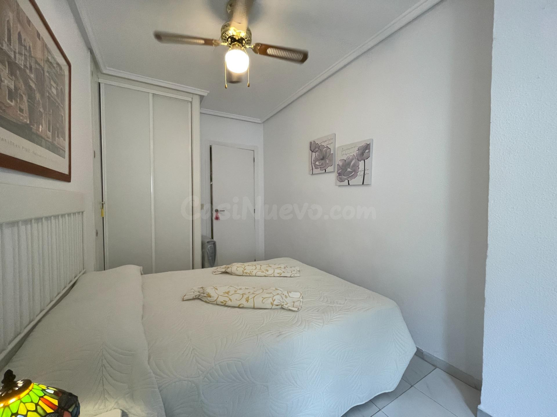 Apartamento de 1 dormitorio con terraza interior y aire acon - foto 3
