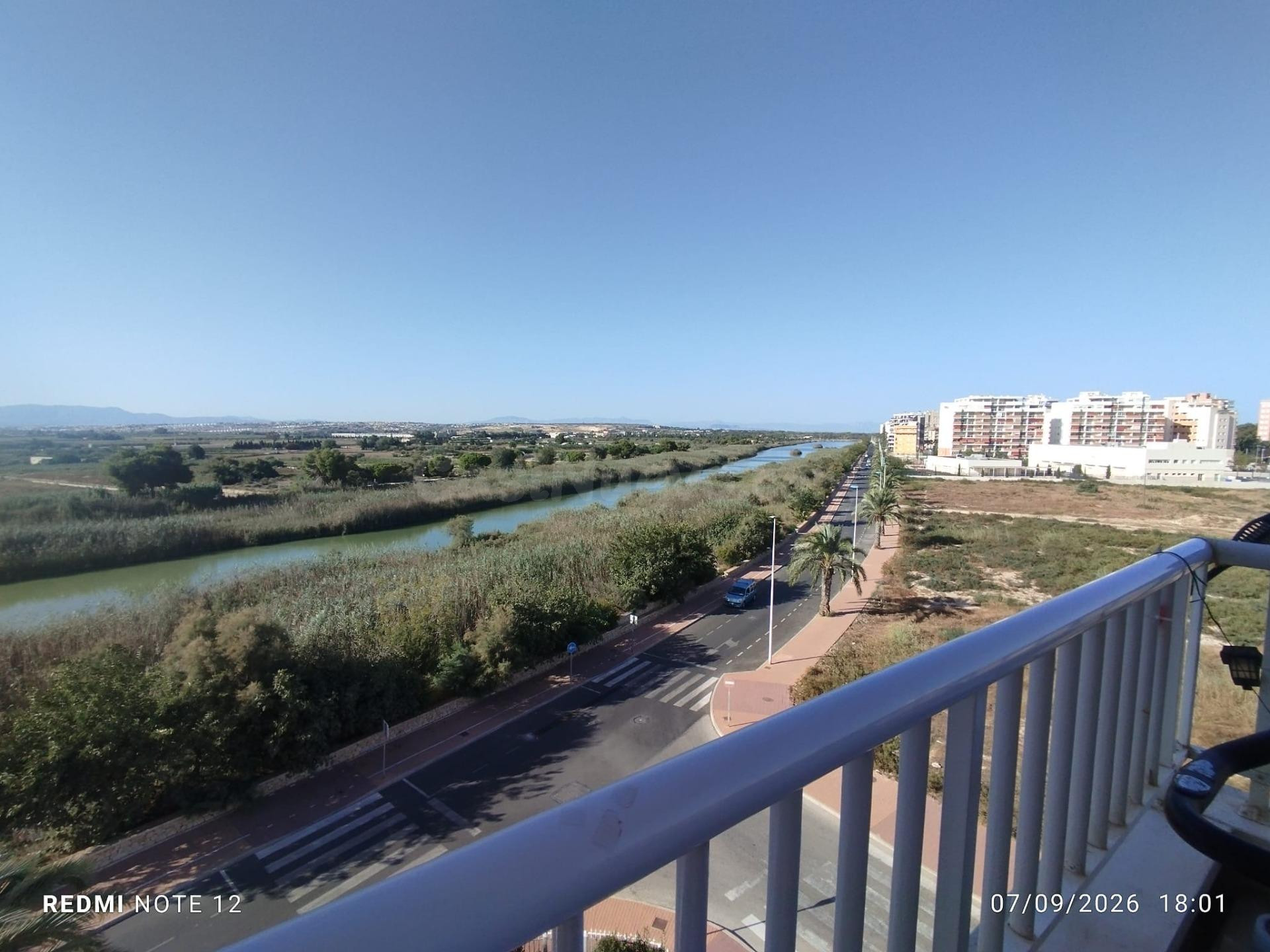 Apartamento con vistas despejadas al río Segura en Guardamar - foto 2