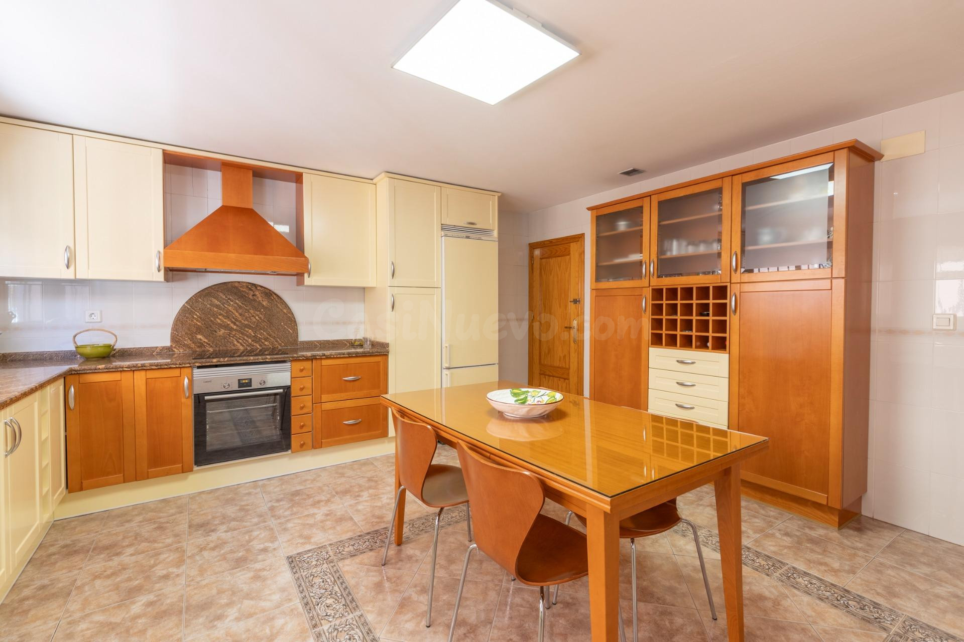 FANTÁSTICA CASA CON PISCINA COMUNITARIA, TERRAZA Y GARAJE - foto 3
