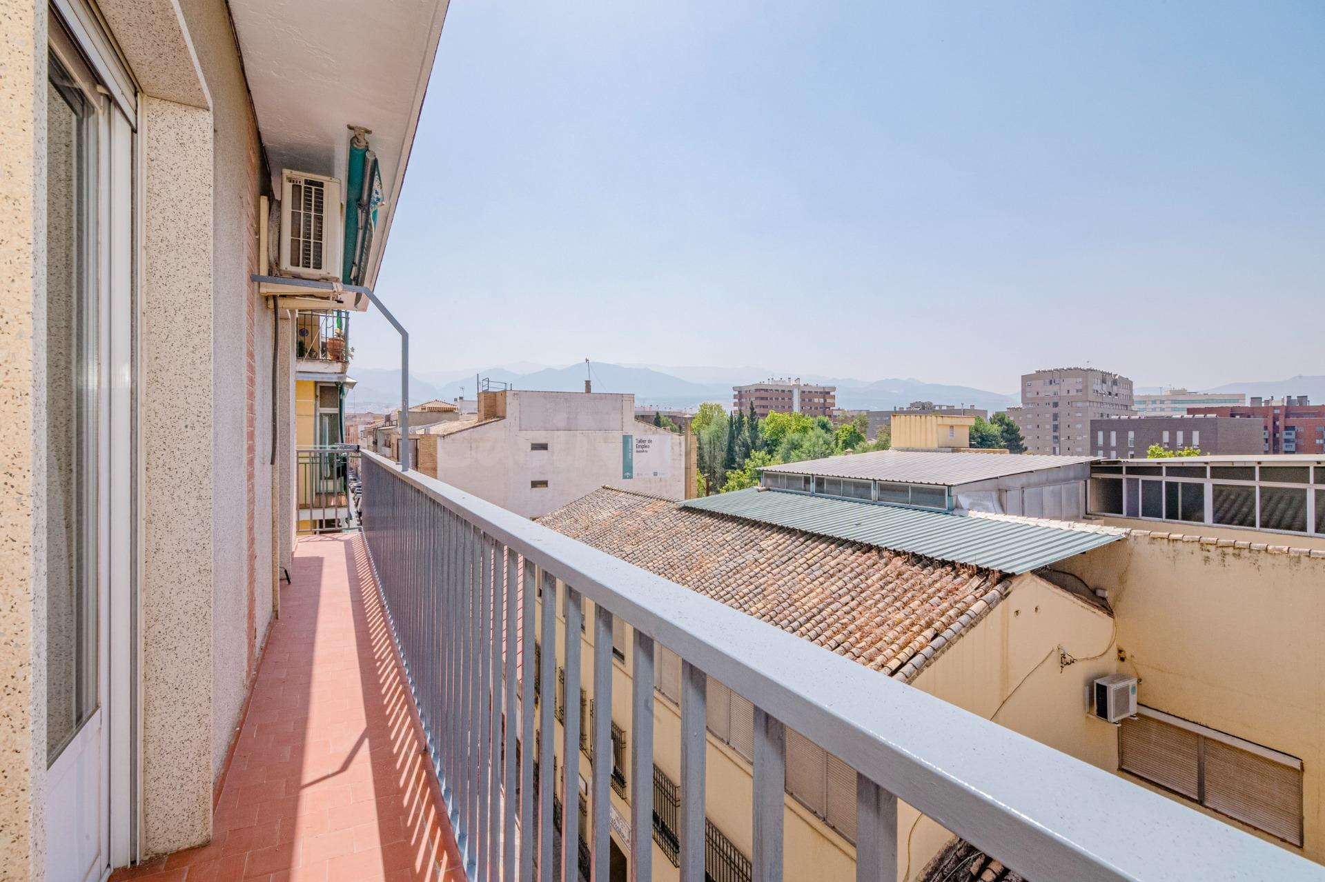 OPORTUNIDAD EN VENTA DE PISO DE 4 DORMITORIOS TOTALMENTE EXT - foto 5