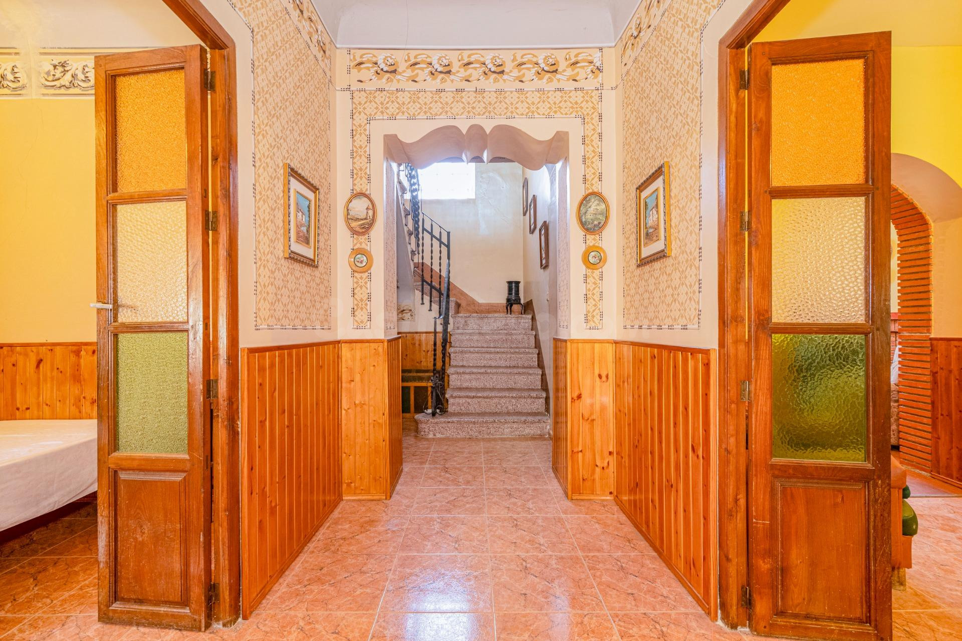 Gran casa de pueblo con terreno, en Ambroz (1260 m2 de parce - foto 2