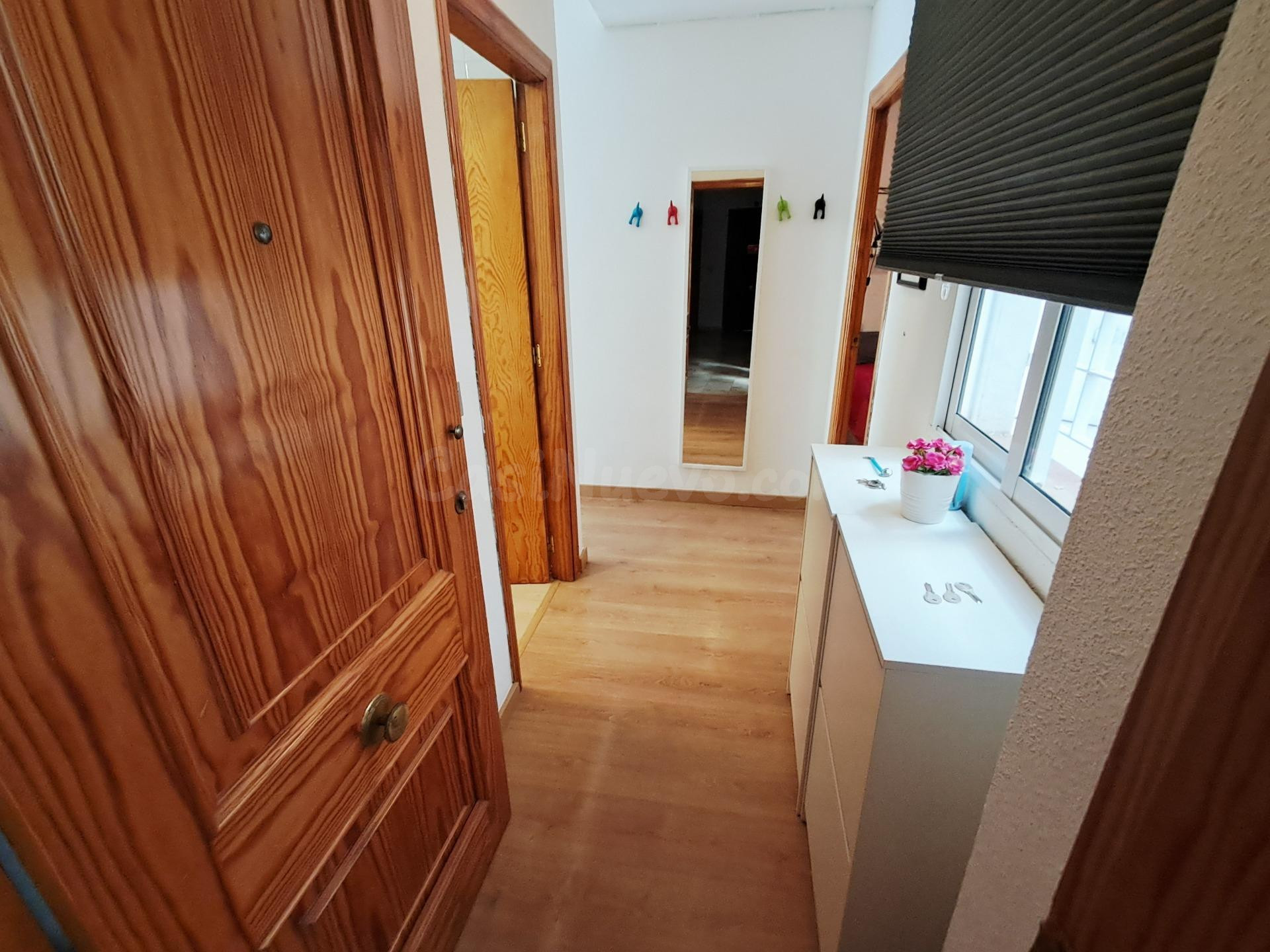 SE ALQUILA PRECIOSO PISO EN LA ALBERCA 2 DORMITORIOS – ZONA  - foto 2
