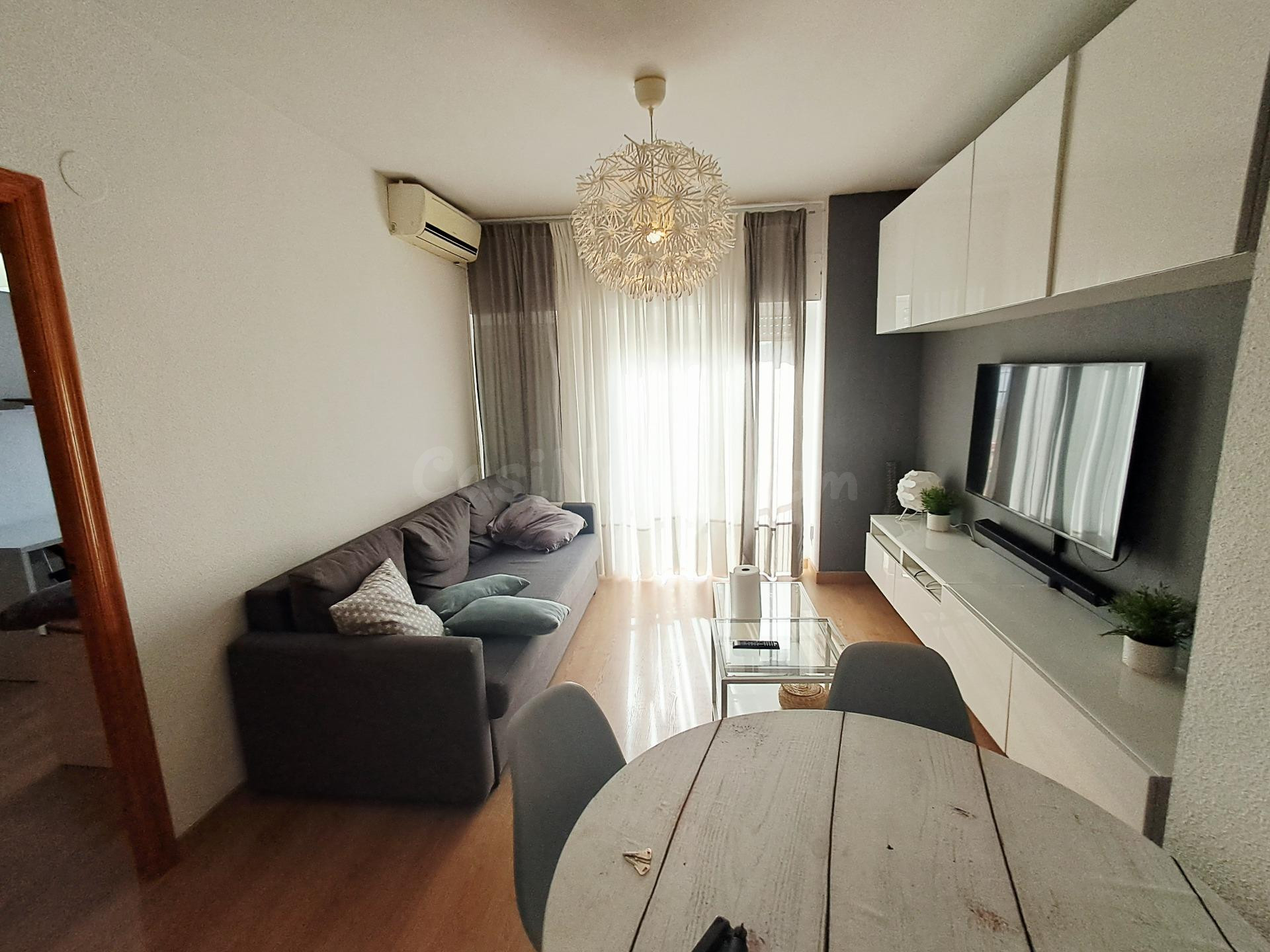 SE ALQUILA PRECIOSO PISO EN LA ALBERCA 2 DORMITORIOS – ZONA  - foto 3