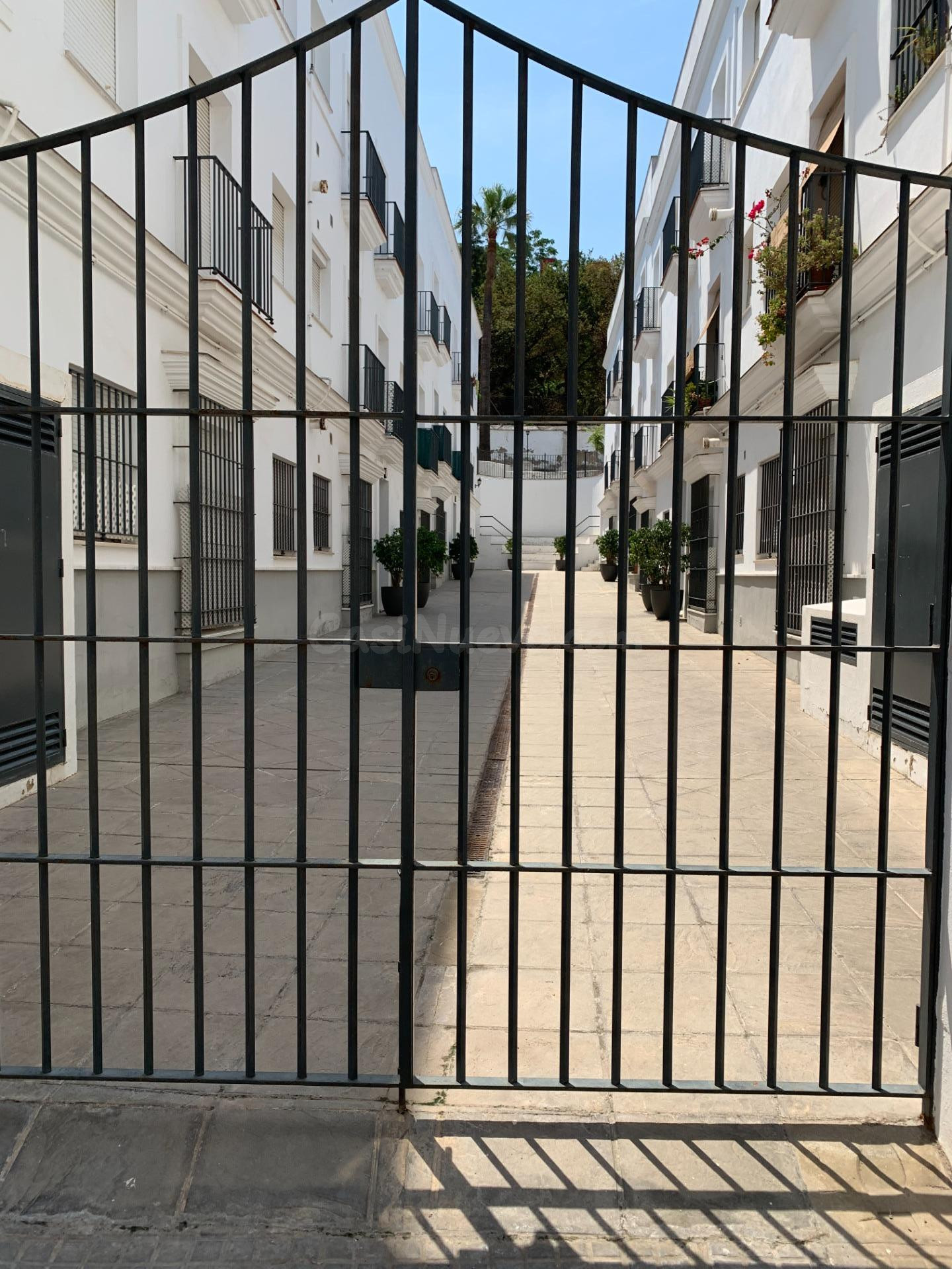 APARTAMENTO CON GARAJE EN URBANIZACION PRIVADA!! - foto 5
