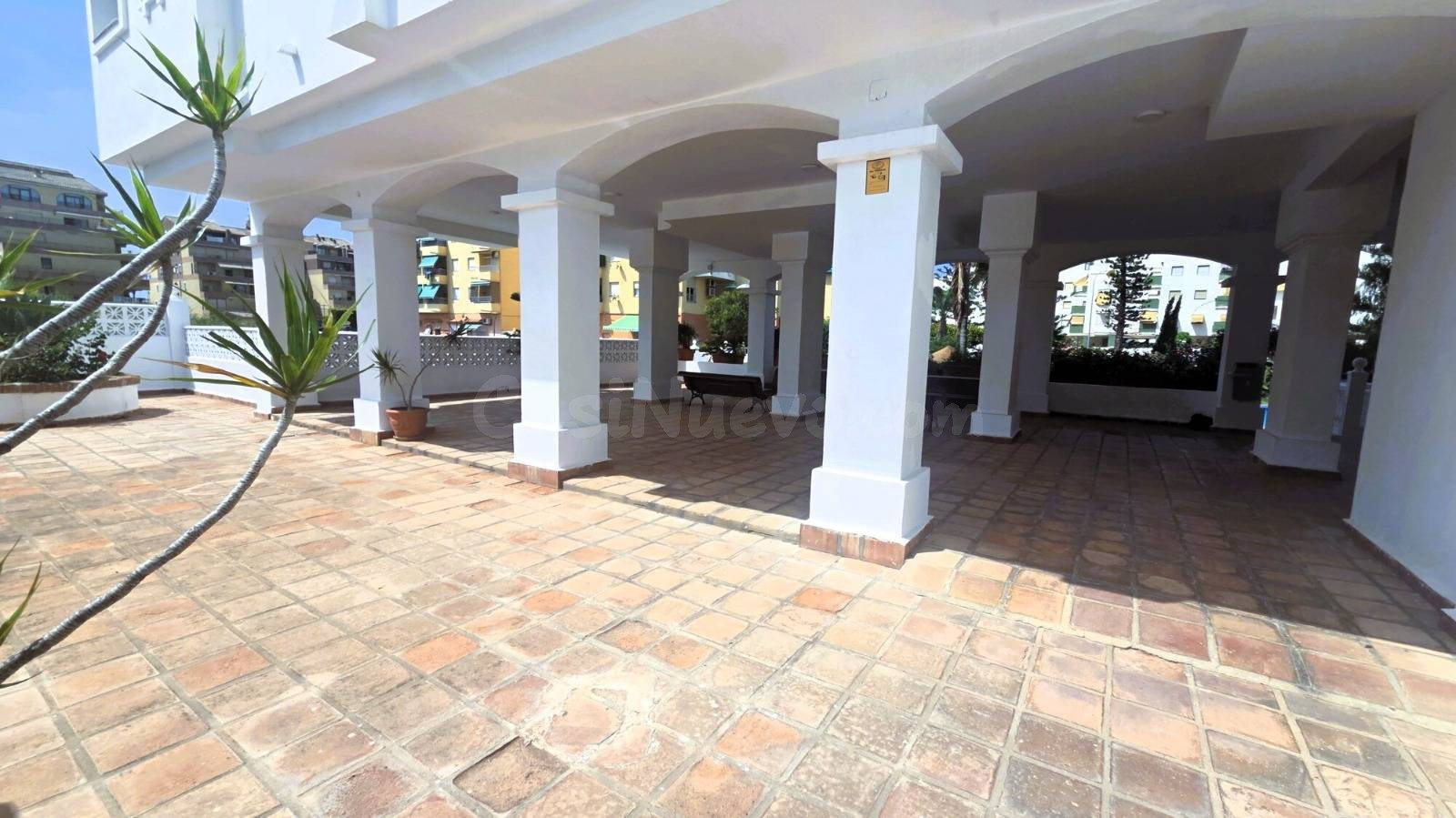 Apartamento exclusivo con una impresionante terraza privada de 92 m2 en la playa de Salobreña