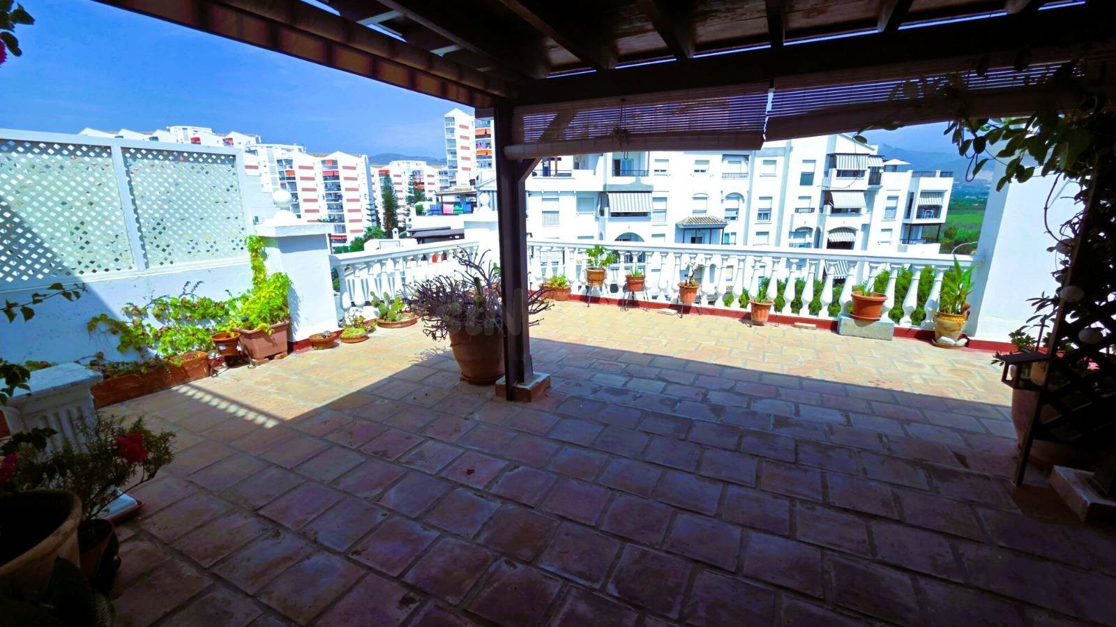 Apartamento exclusivo con una impresionante terraza privada  - foto 3