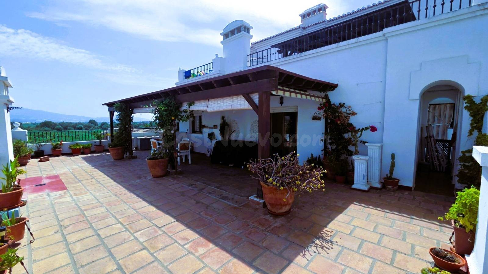 Apartamento exclusivo con una impresionante terraza privada  - foto 4