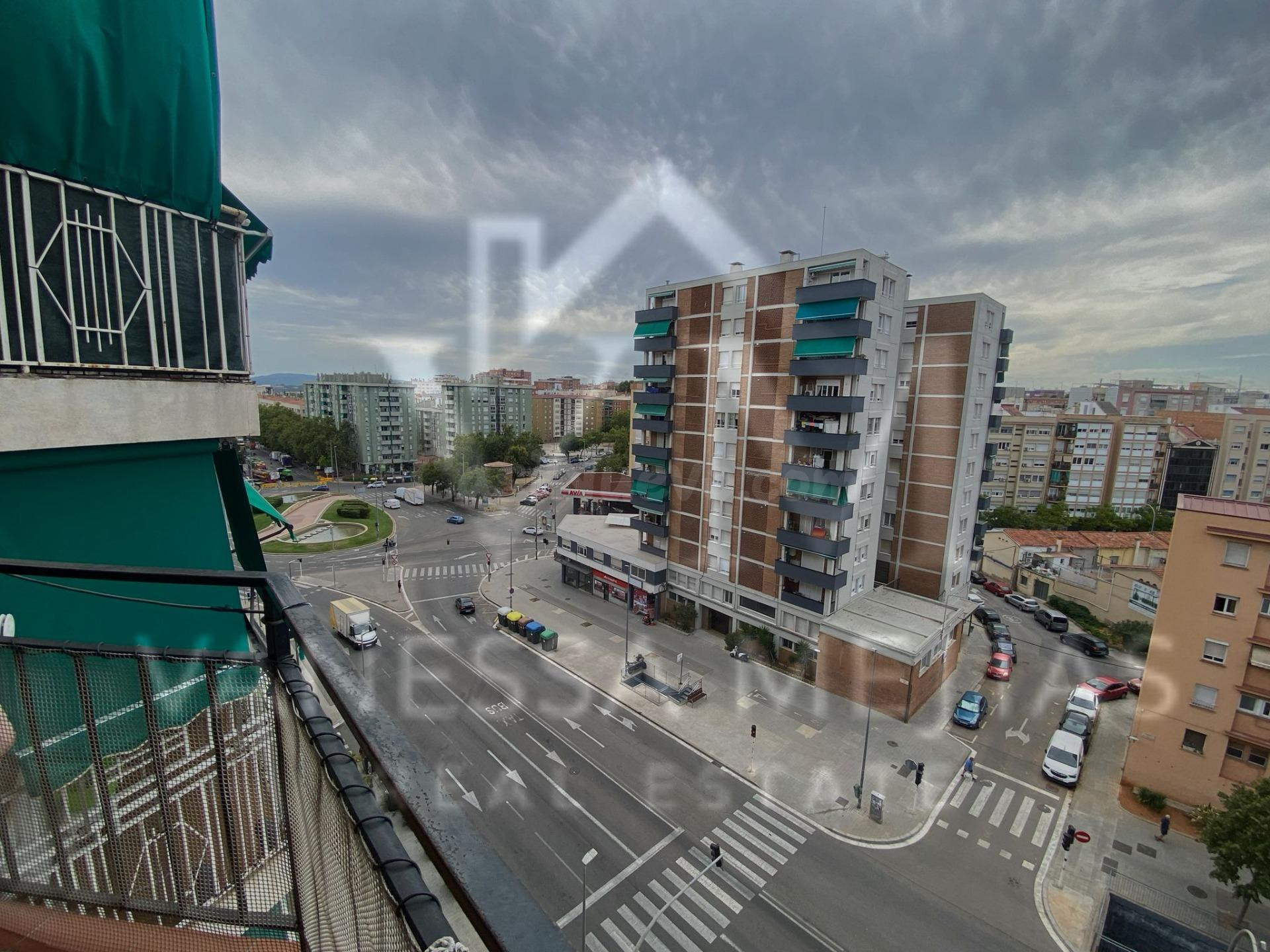 Amplio y Luminoso Piso en La Creu Alta, Sabadell - Ideal par - foto 3