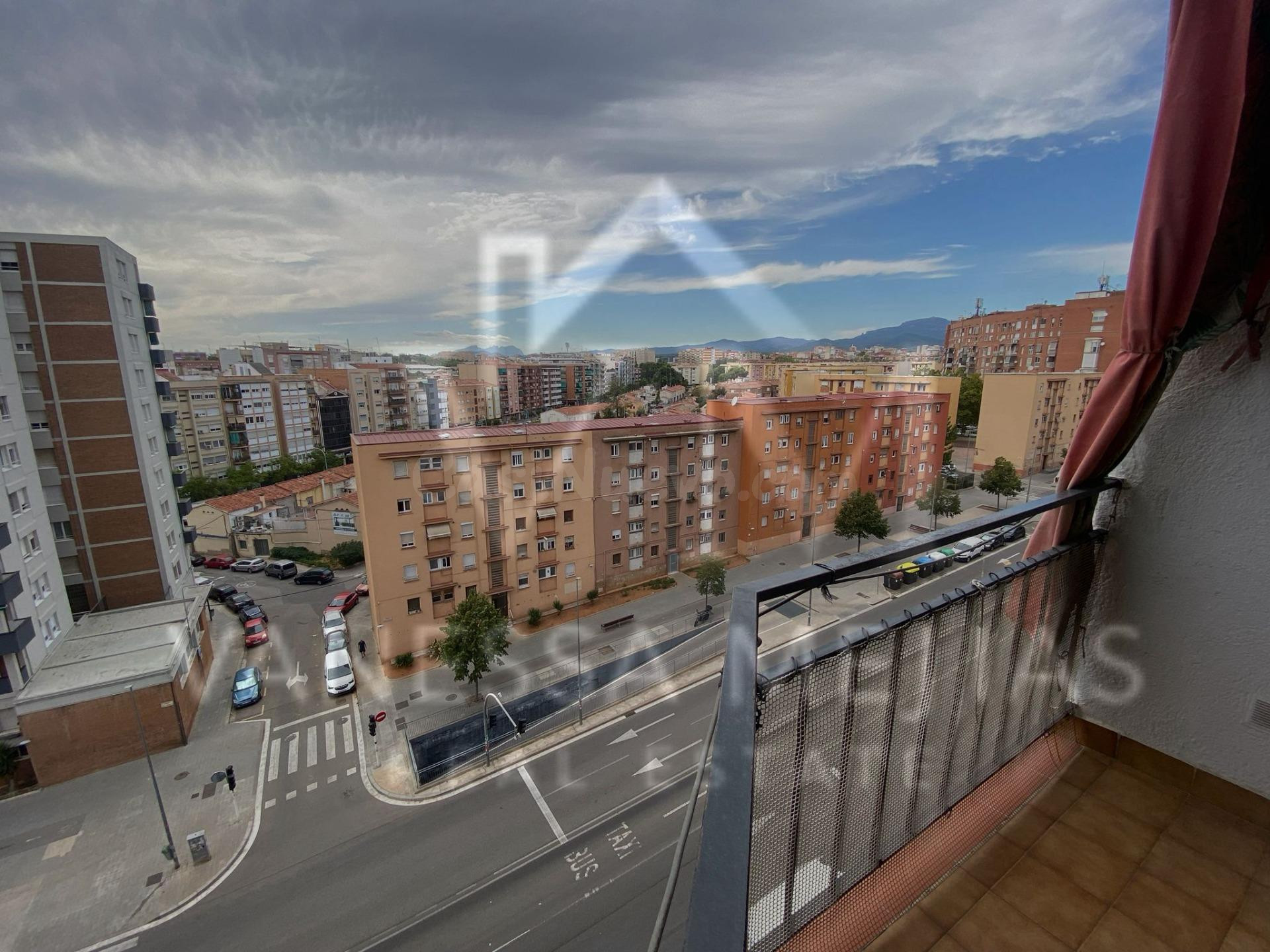 Amplio y Luminoso Piso en La Creu Alta, Sabadell - Ideal par - foto 4