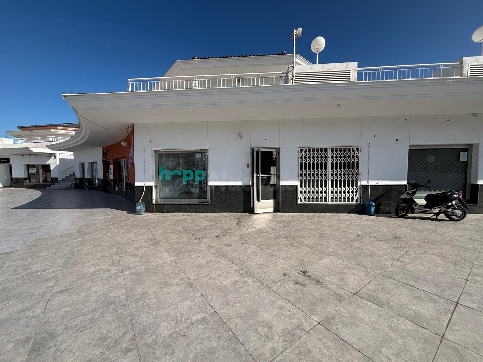 Gran Oportunidad de Inversión: Local Comercial en Playa Flam