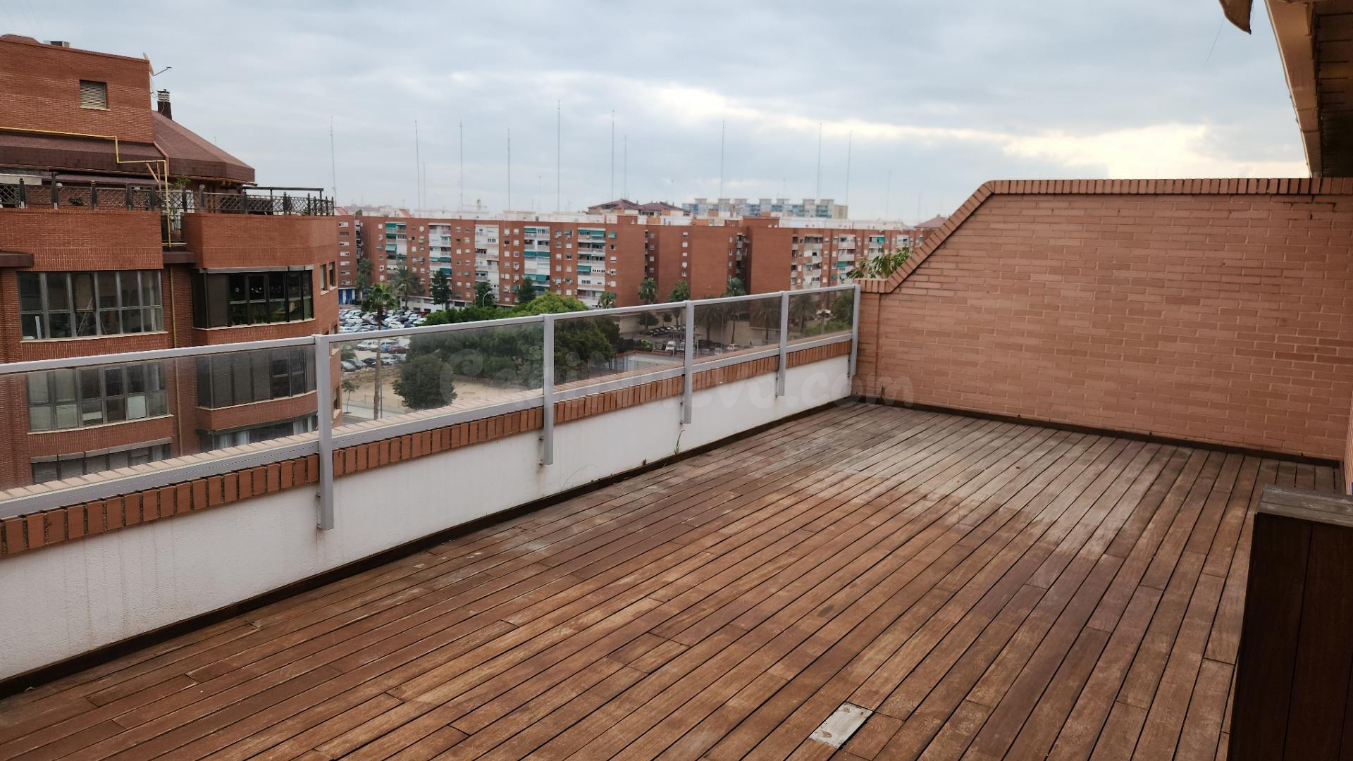 Ático Dúplex 4 habitaciones 176m² en alquiler - Ciutat de le - foto 2