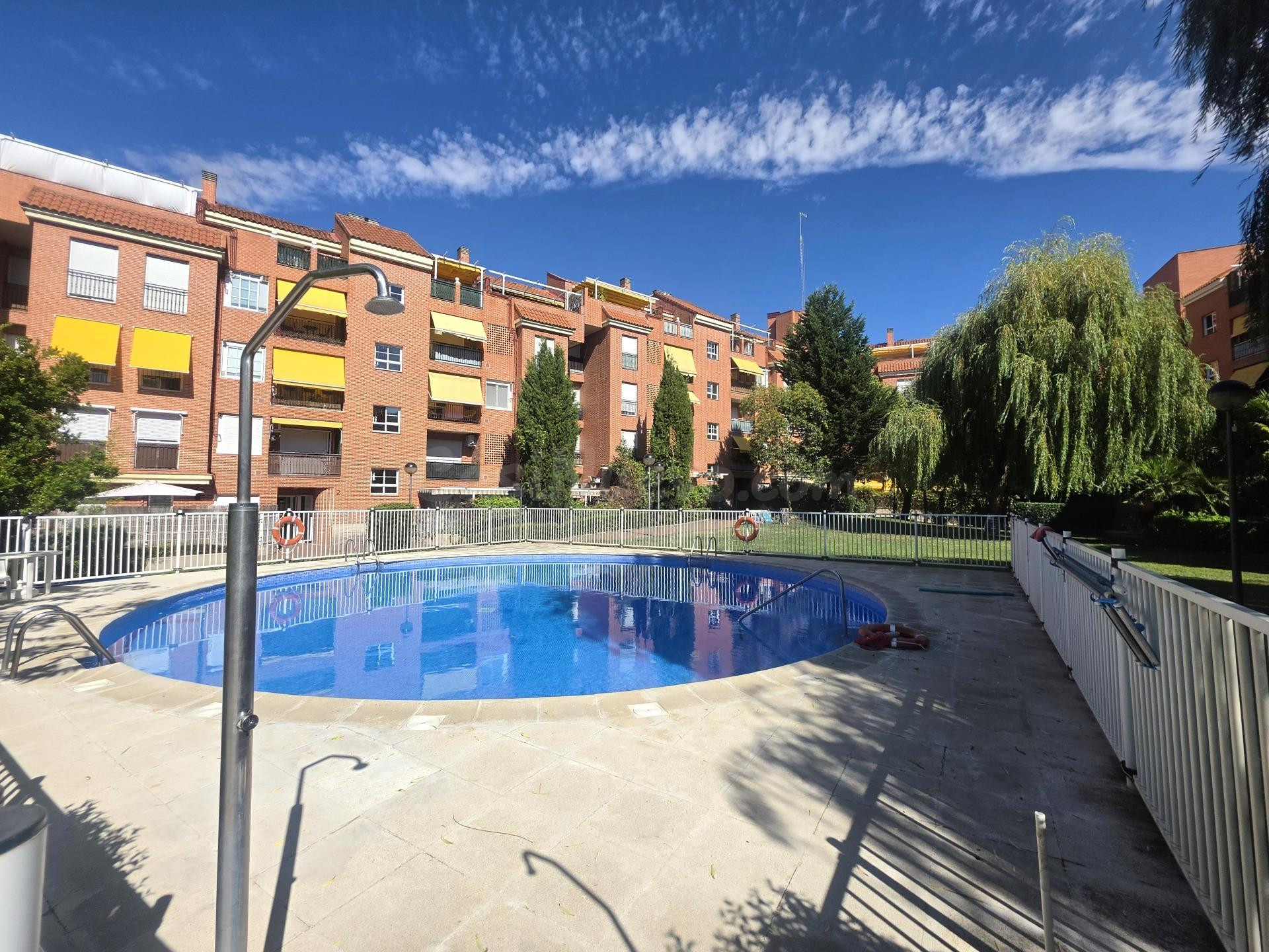 BAJO CON TERRAZA